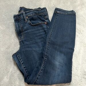 listing-status-banner